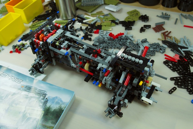 lego land rover drivetrain engine