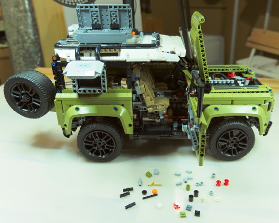 lego land rover open